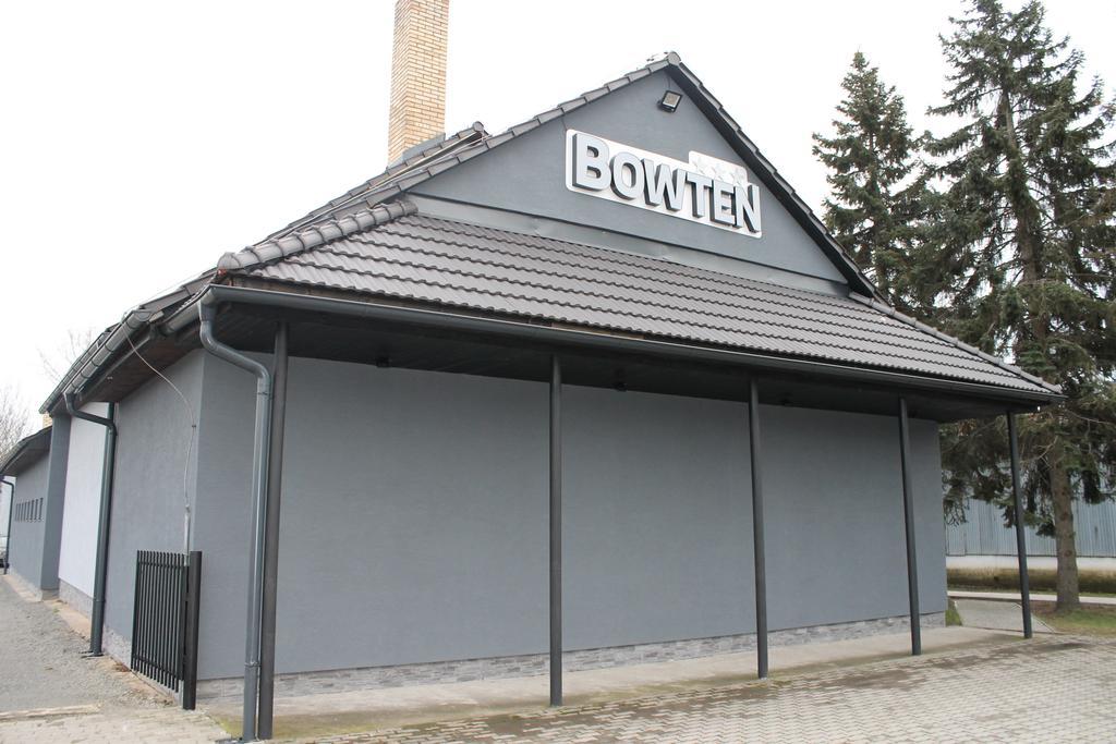 Penzion Bowten Secovce Exteriér fotografie